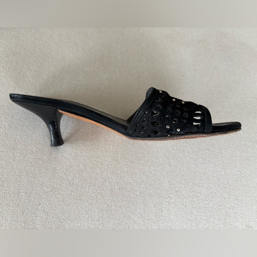 Stuart Weitzman kitten heels sandals black suede leather silver studs 5 - Picture 5 of 9